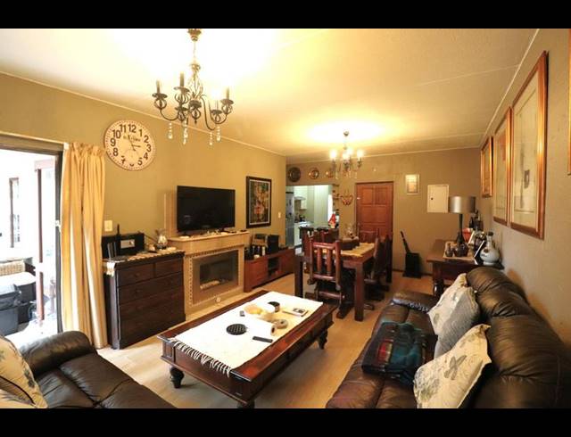 2 BEDROOM TOWNHOUSE FOR SALE IN BROADACRES